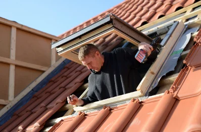 Pose de fenêtres de toit Velux à Germonville
